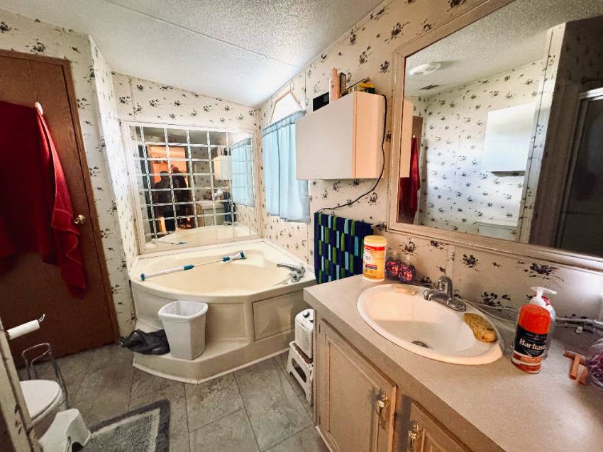 169 Lake Michigan Drive a Mulberry, FL Mobile or Manufactured Home for Sale